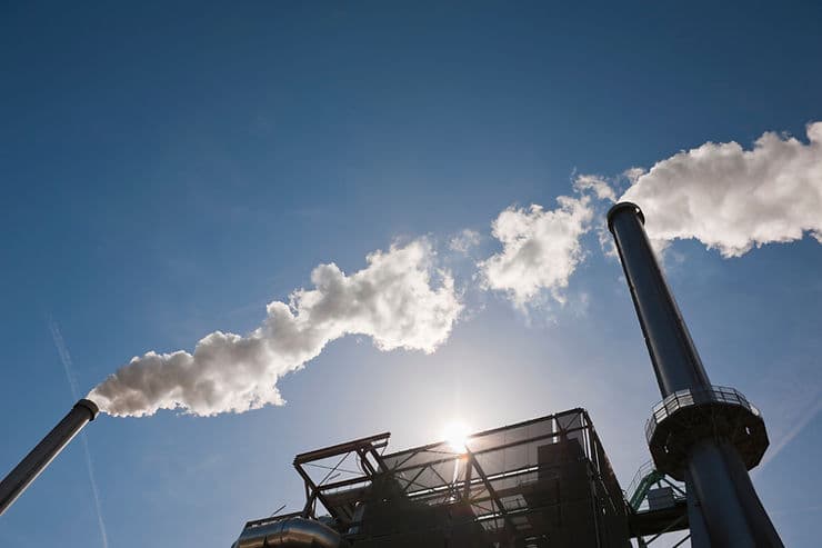 Power Plant Emissions Monitoring with Real-Time Air Quality Sensors