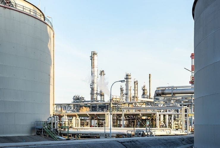 Oil Refinery Emissions Monitoring and Fenceline Air Quality